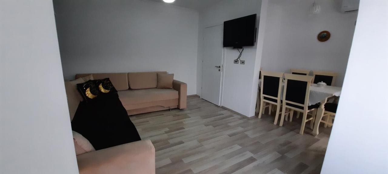 Apartament Clara Permet Apartment Exterior photo