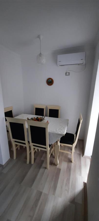 Apartament Clara Permet Apartment Exterior photo
